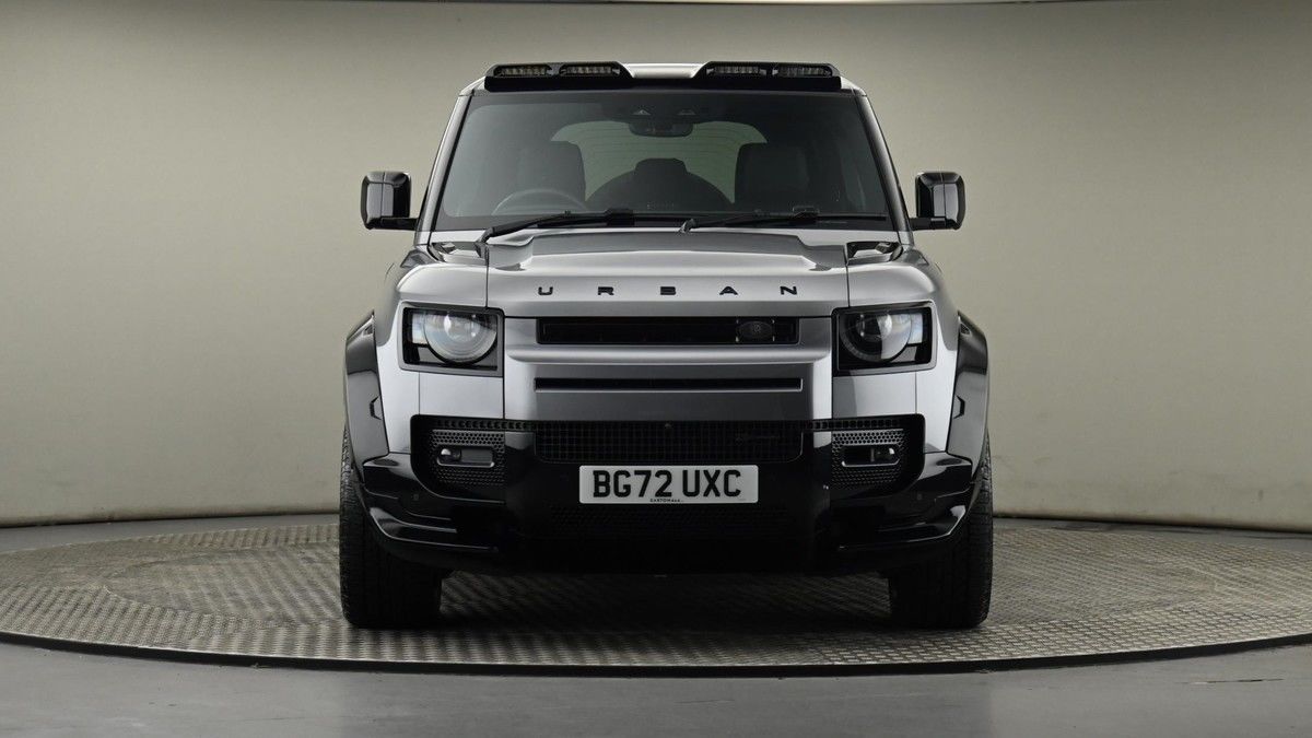 Land Rover Defender 110 Image 7