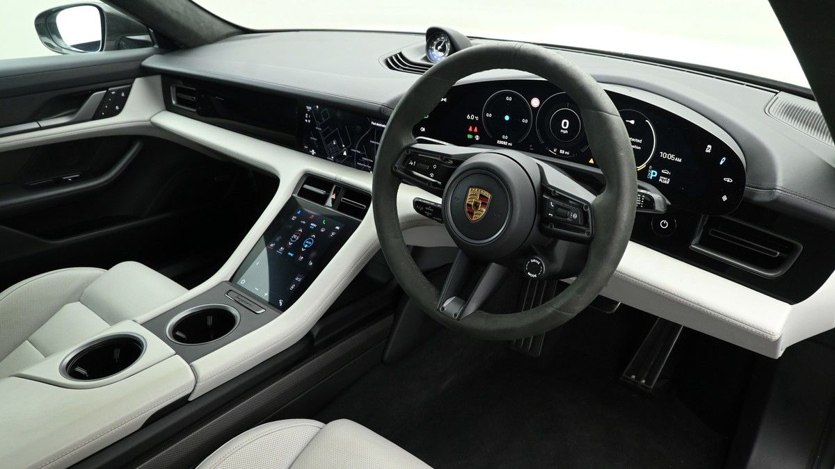 Porsche Taycan Image 2