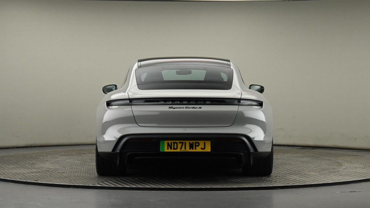 Porsche Taycan Image 10