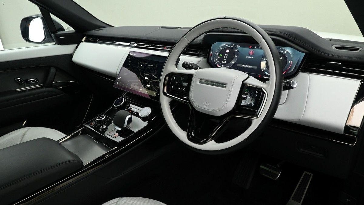 Land Rover Range Rover Sport Image 2