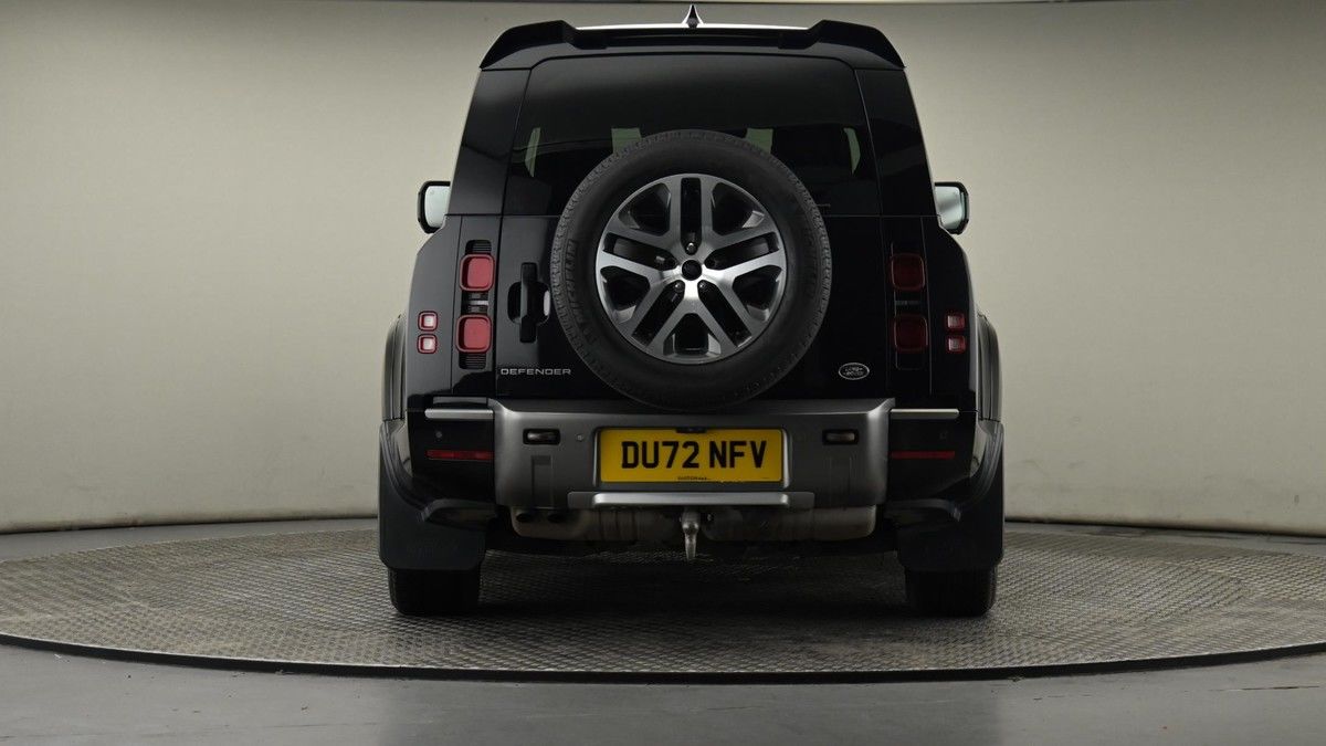 Land Rover Defender 130 Image 10