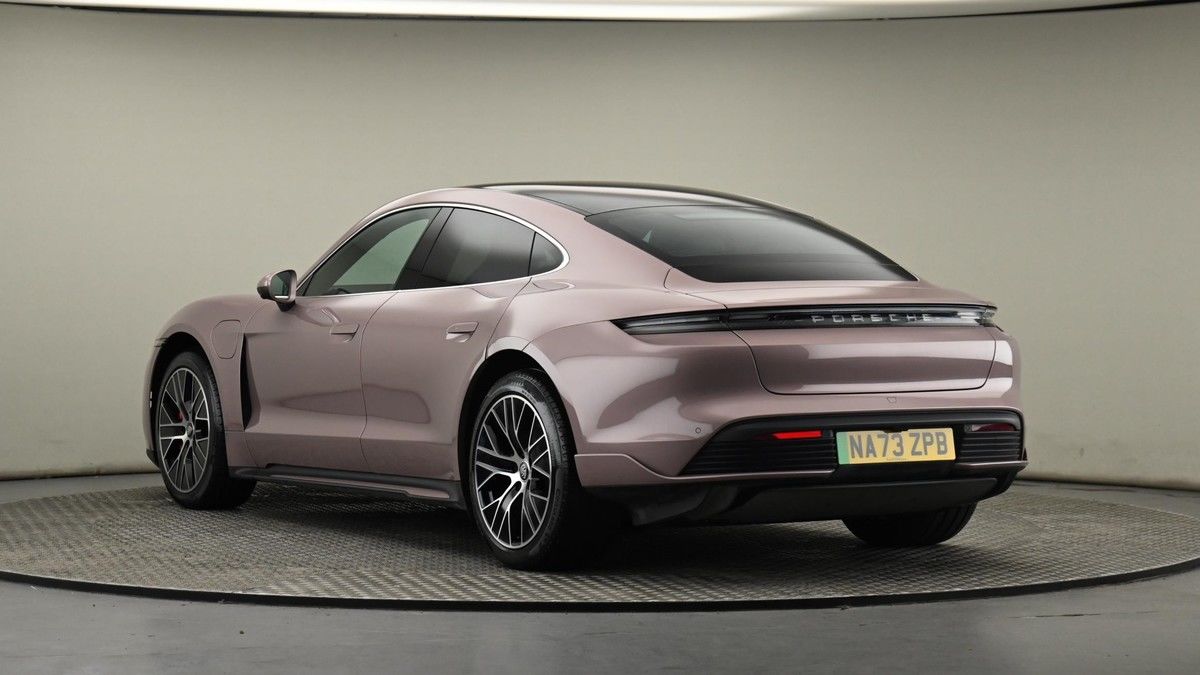 Porsche Taycan Image 18