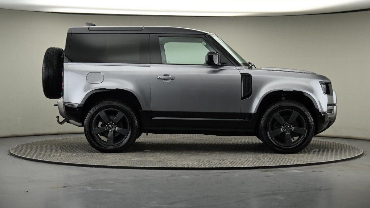 Land Rover Defender 90 Image 8