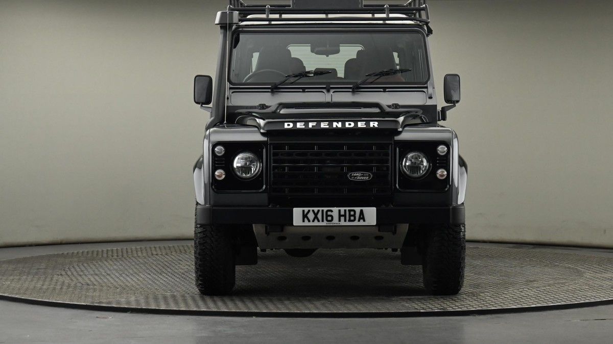 Land Rover Defender 110 Image 7