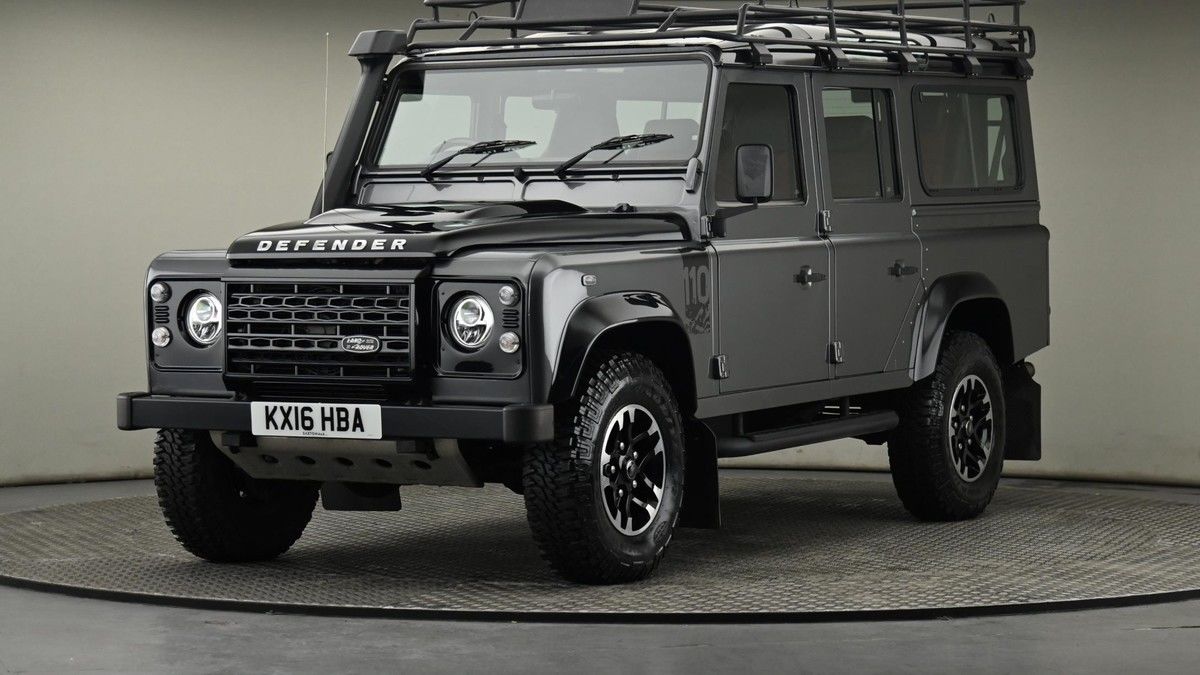 Land Rover Defender 110 Image 25