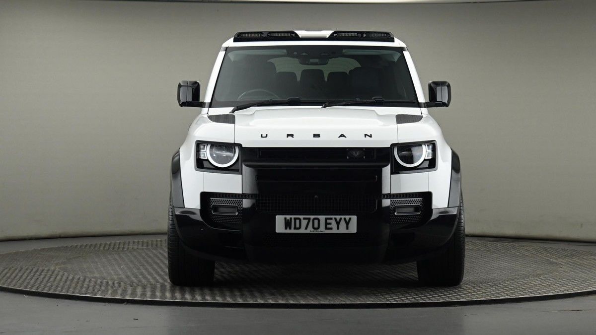 Land Rover Defender 110 Image 7