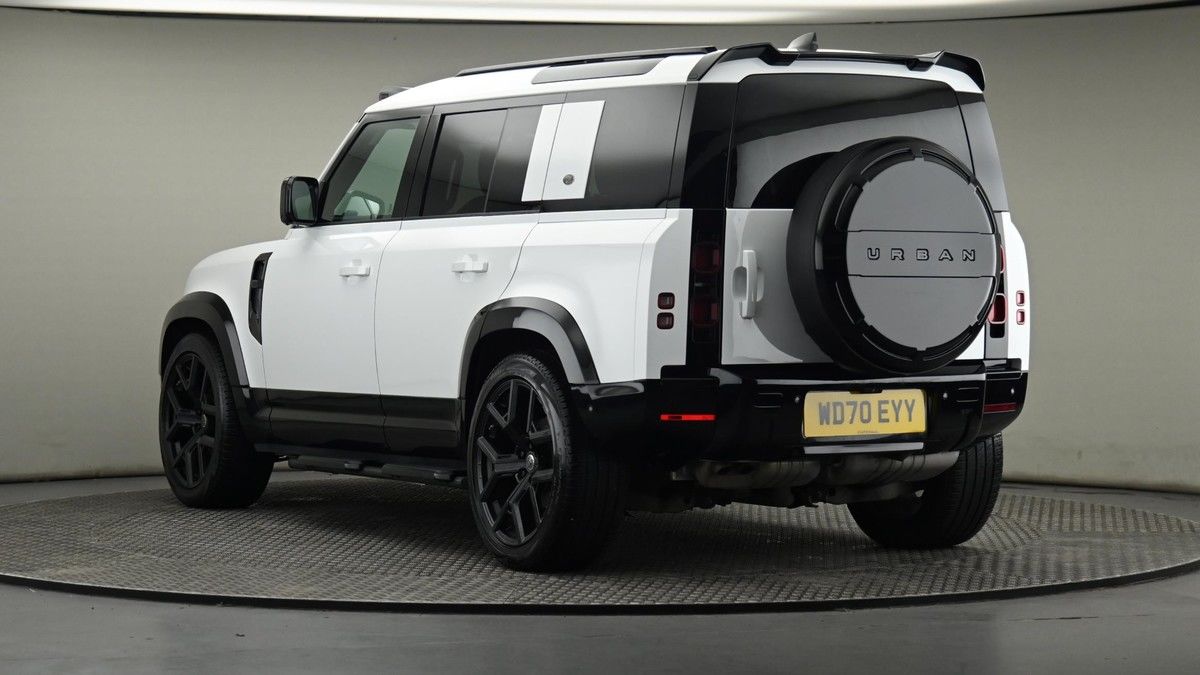 Land Rover Defender 110 Image 23