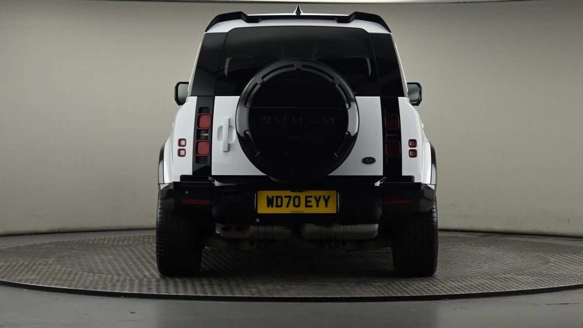 Land Rover Defender 110 Image 8