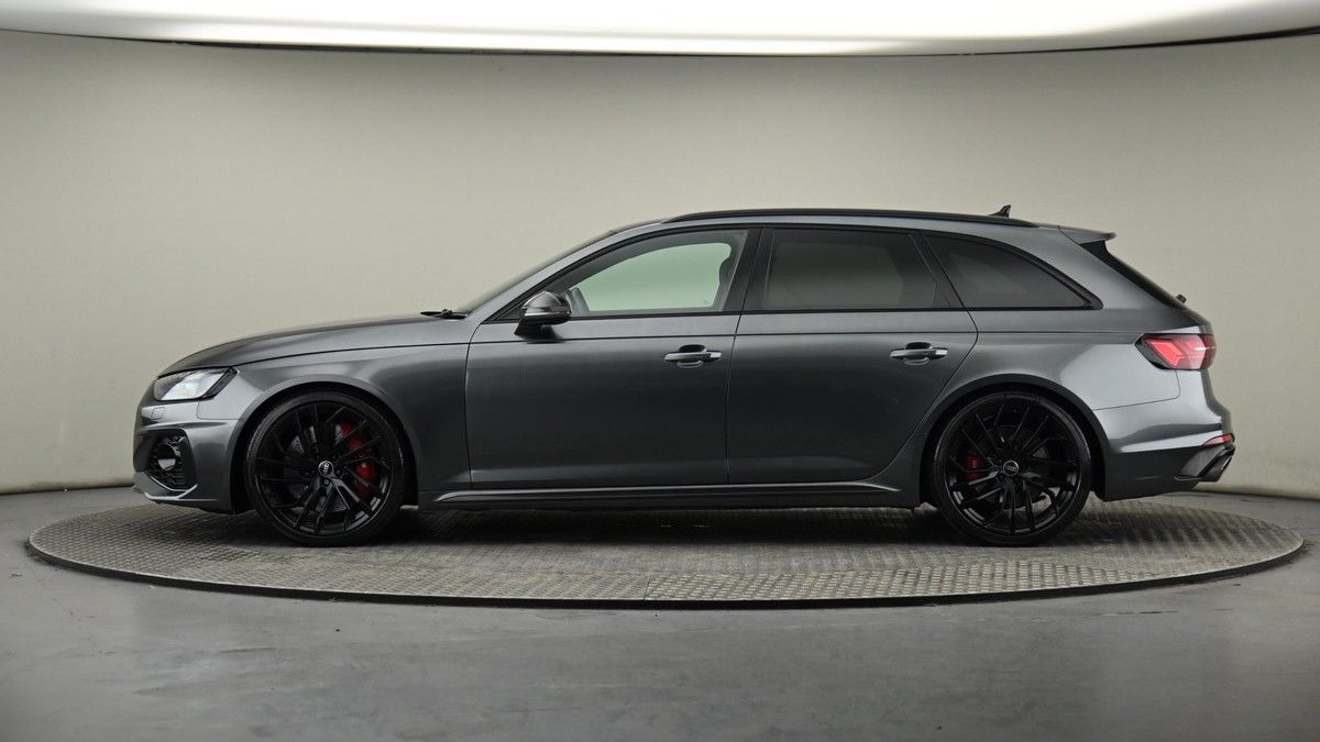 Audi RS4 Avant Image 8