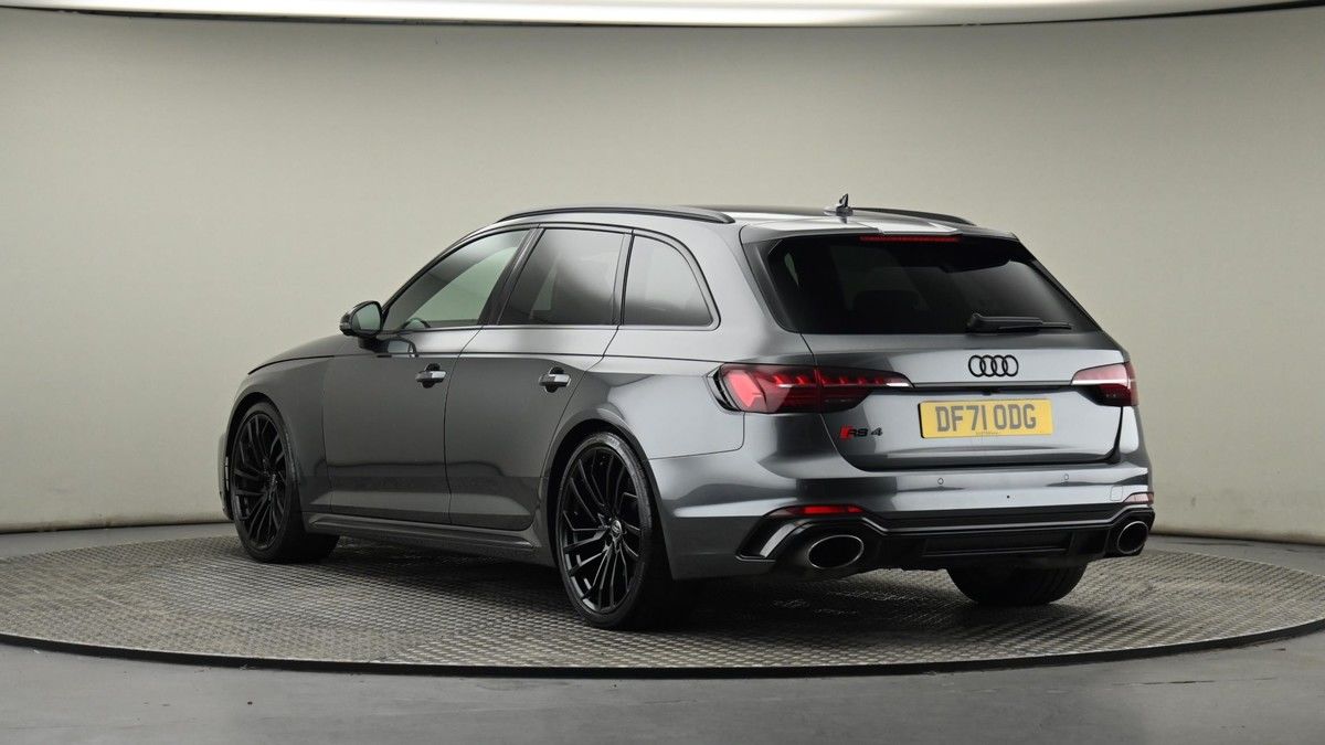 Audi RS4 Avant Image 28