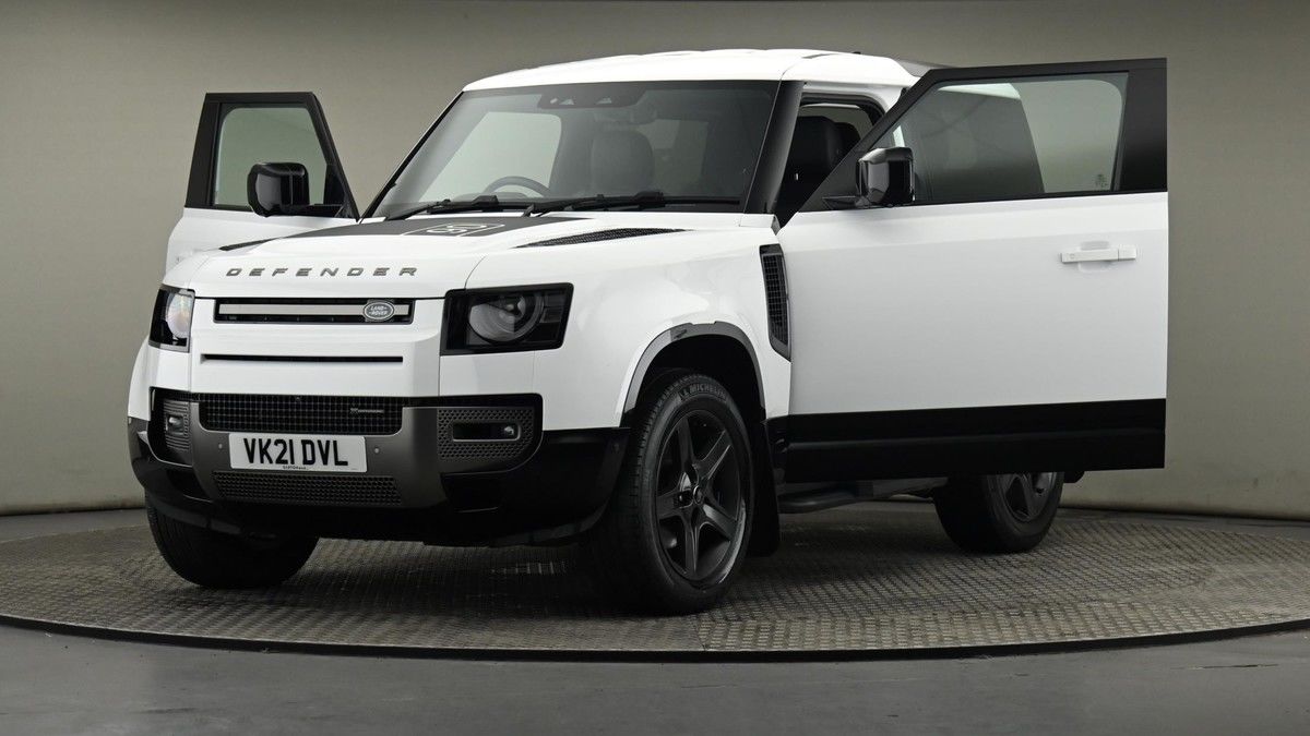 Land Rover Defender 90 Image 9