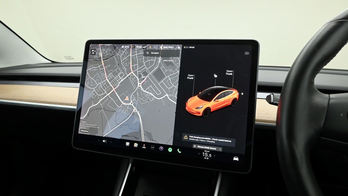 Tesla Model 3 Image 11