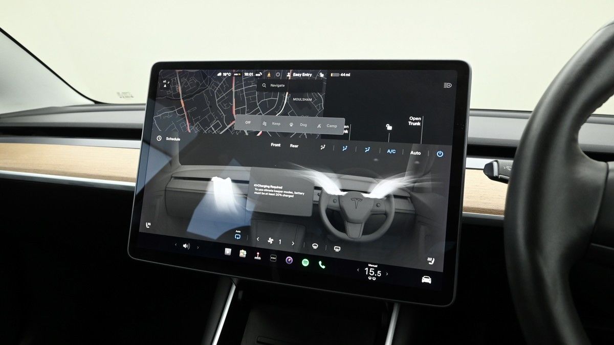 Tesla Model 3 Image 5