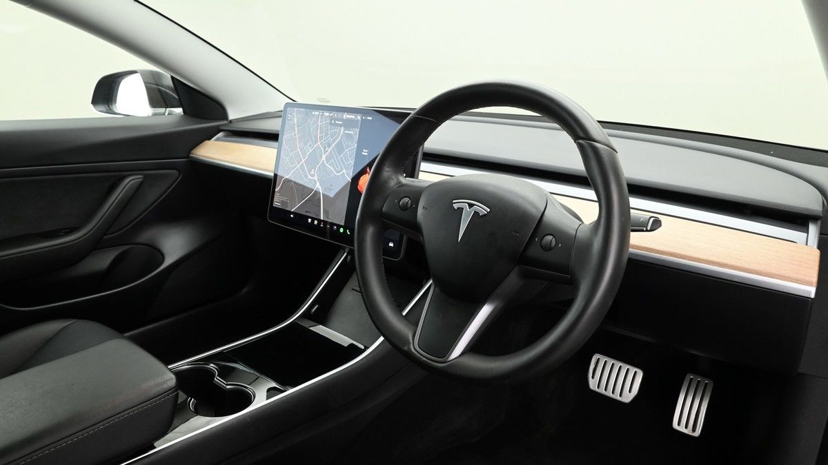 Tesla Model 3 Image 3