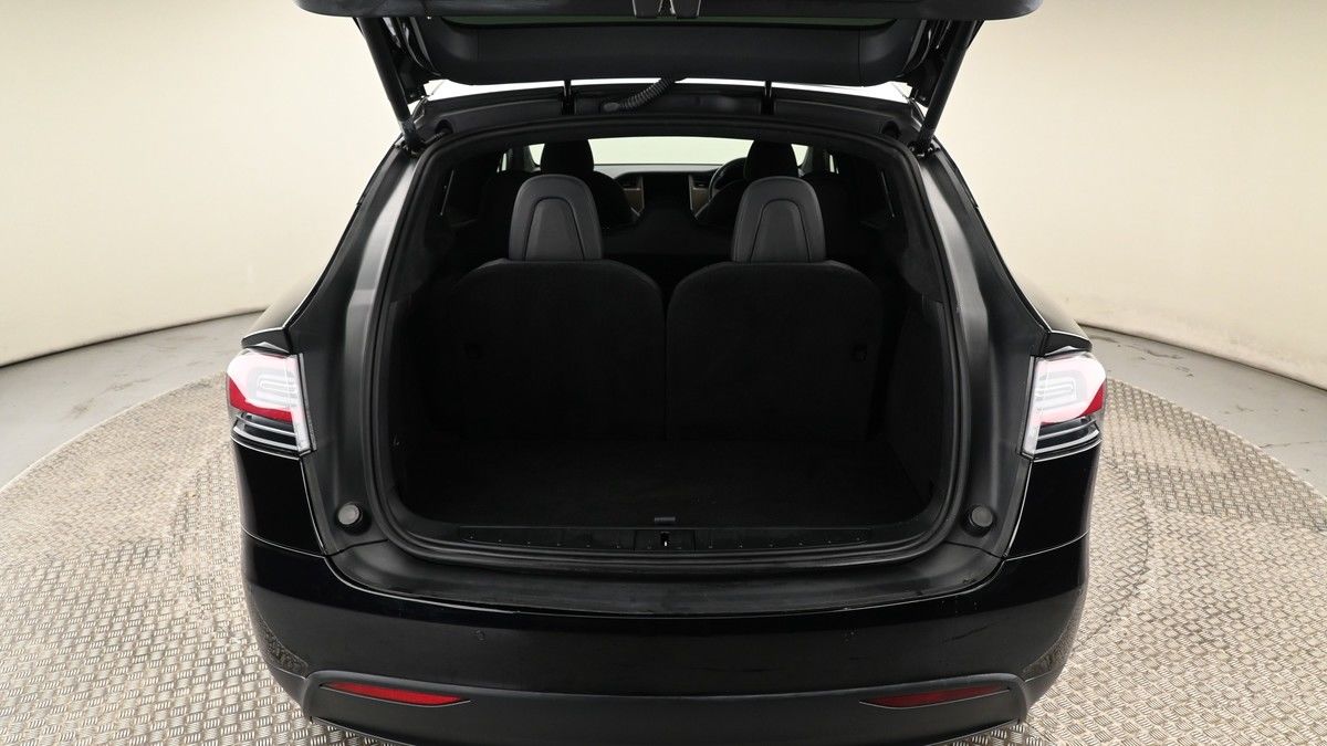 Tesla Model X Image 10