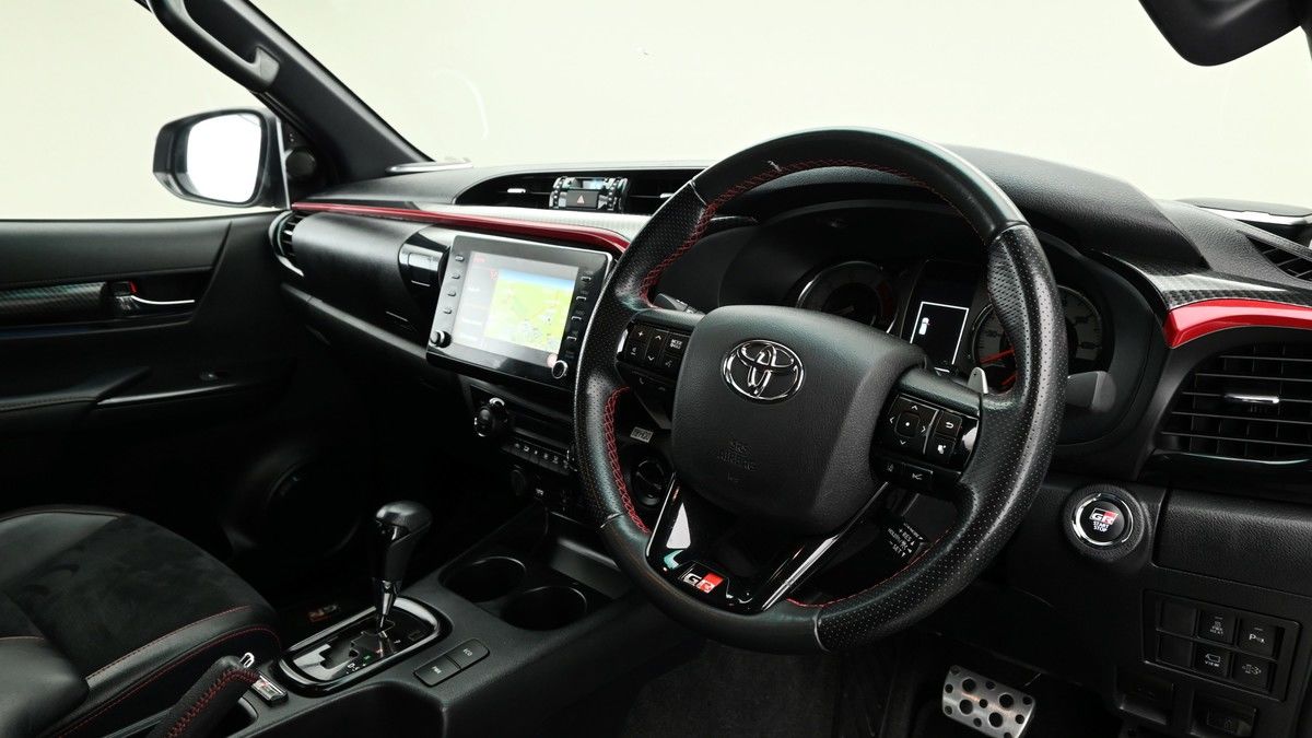 Toyota Hilux Image 3