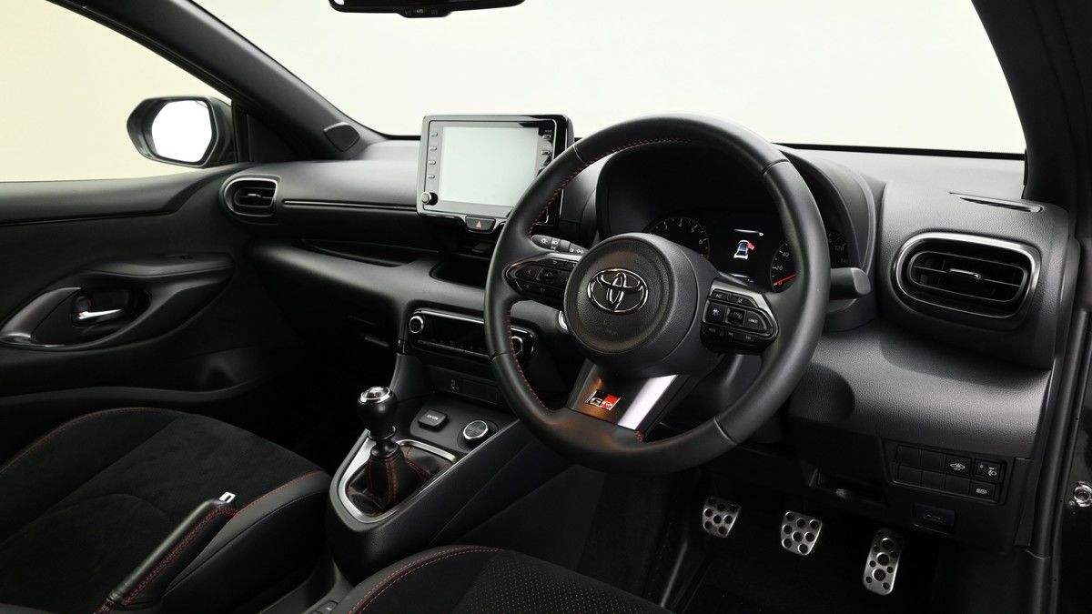 Toyota Yaris Image 3