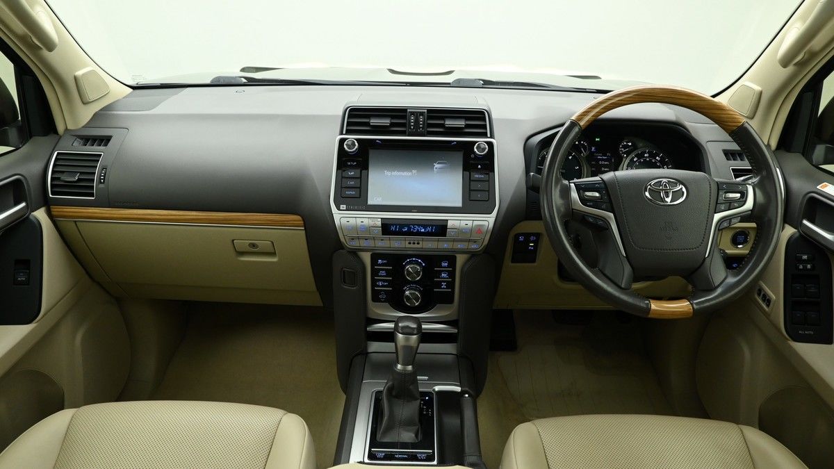 Toyota Land Cruiser Image 14