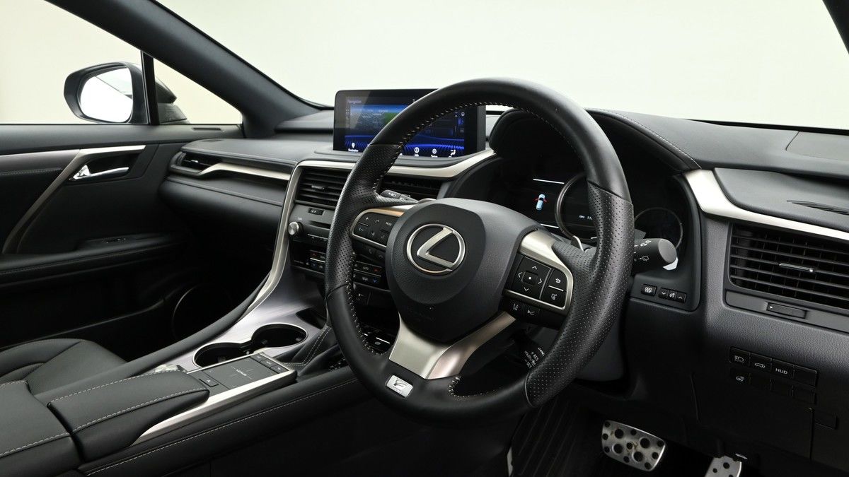 Lexus RX Image 3