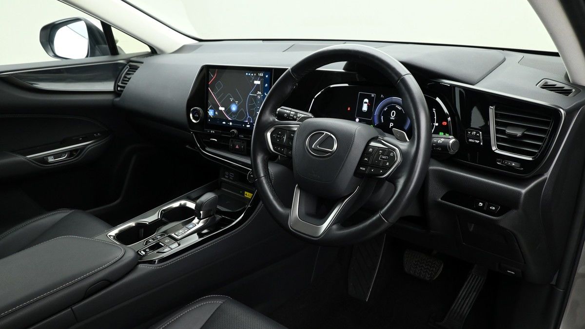 Lexus NX Image 3