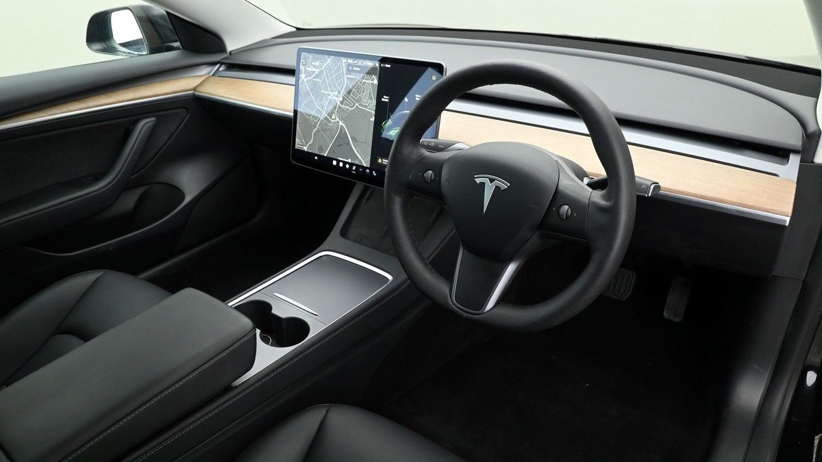 Tesla Model 3 Image 3