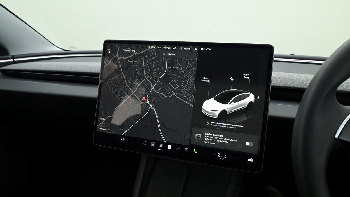 Tesla Model 3 Image 11