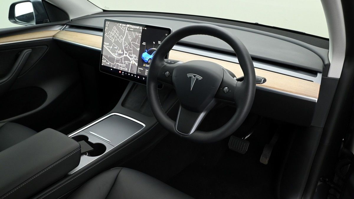 Tesla Model Y Image 3