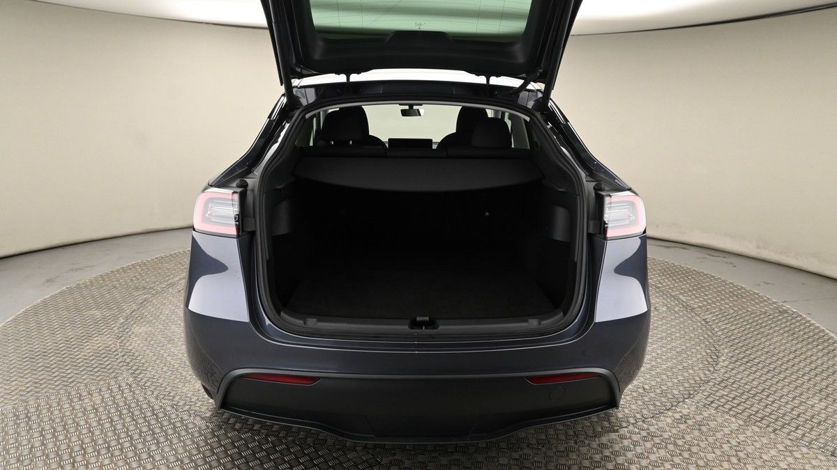 Tesla Model Y Image 10