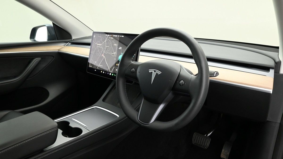 Tesla Model Y Image 3