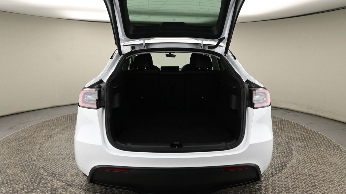 Tesla Model Y Image 10