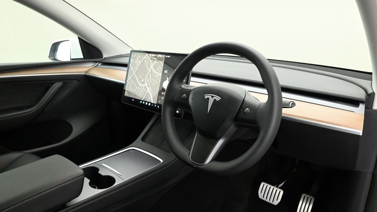 Tesla Model Y Image 3