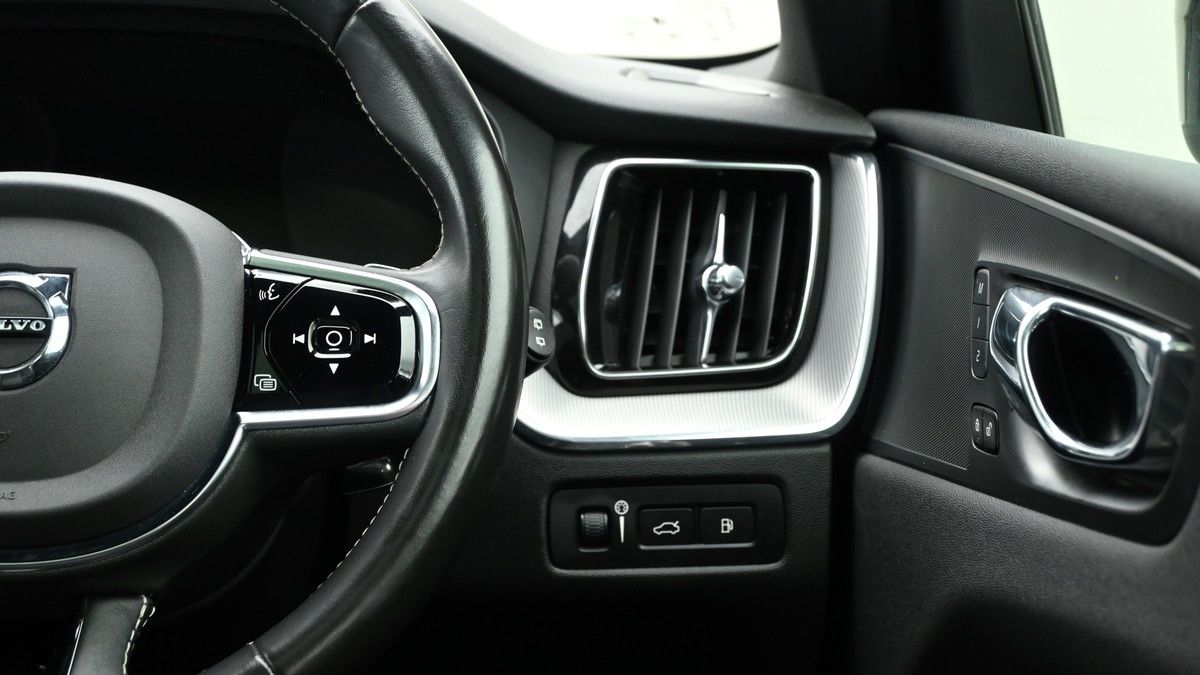 Volvo XC60 Image 16