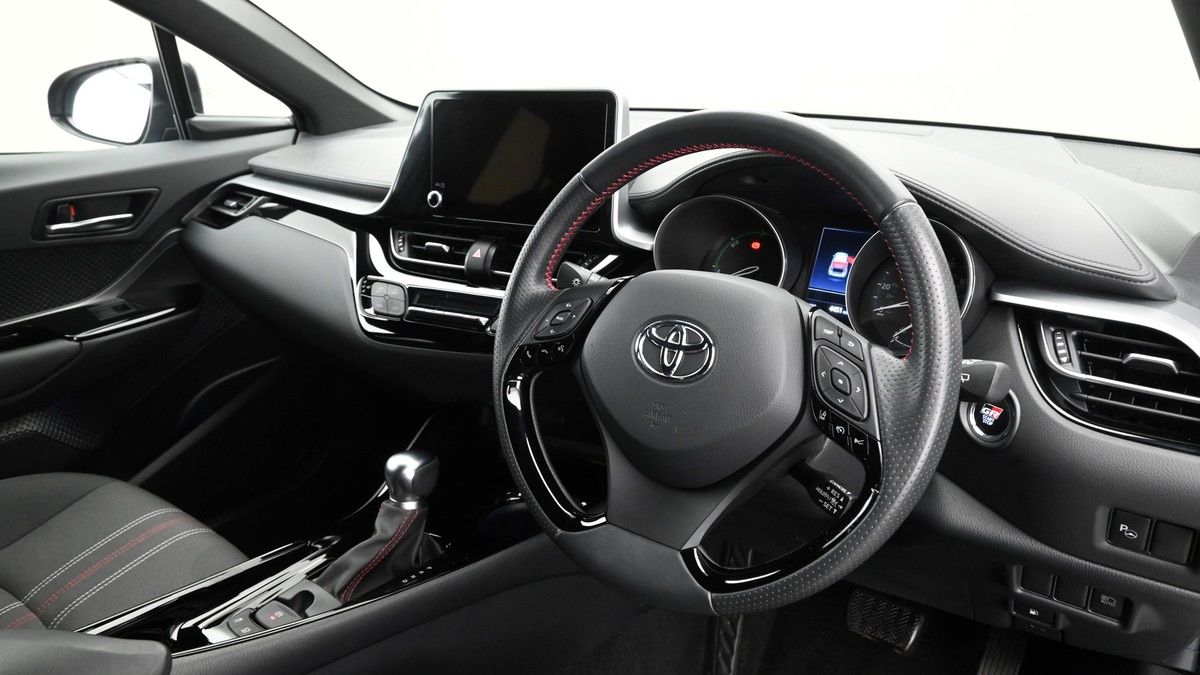 Toyota C-HR Image 3