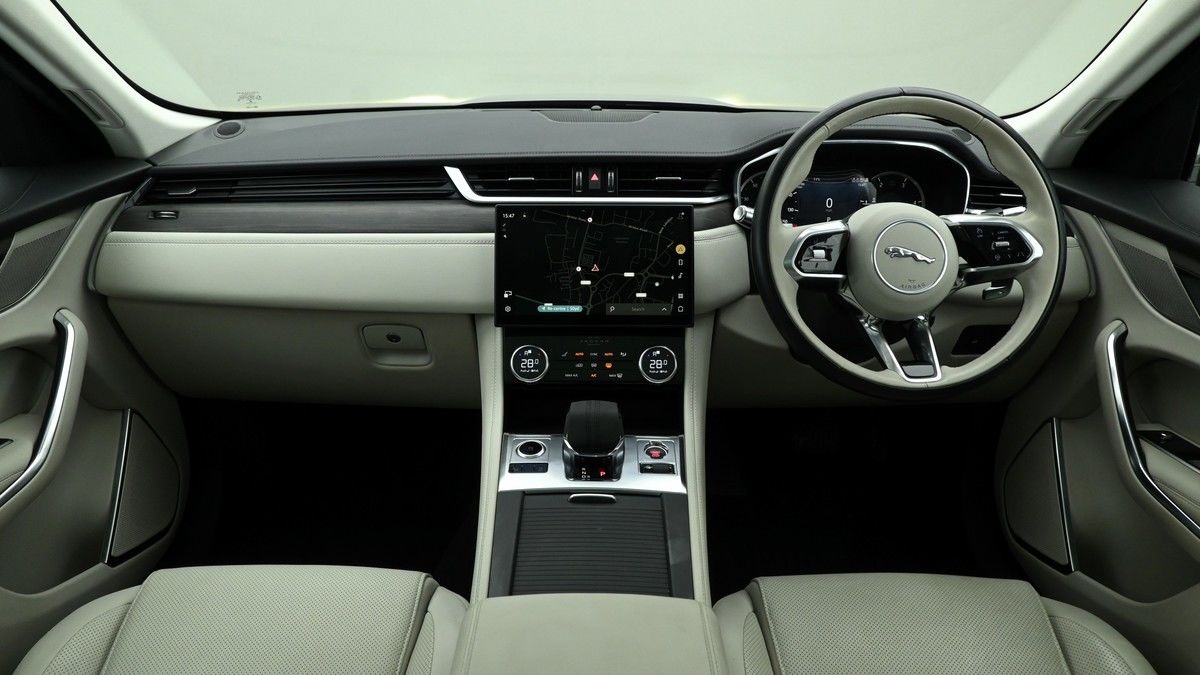 Jaguar F-PACE Image 14