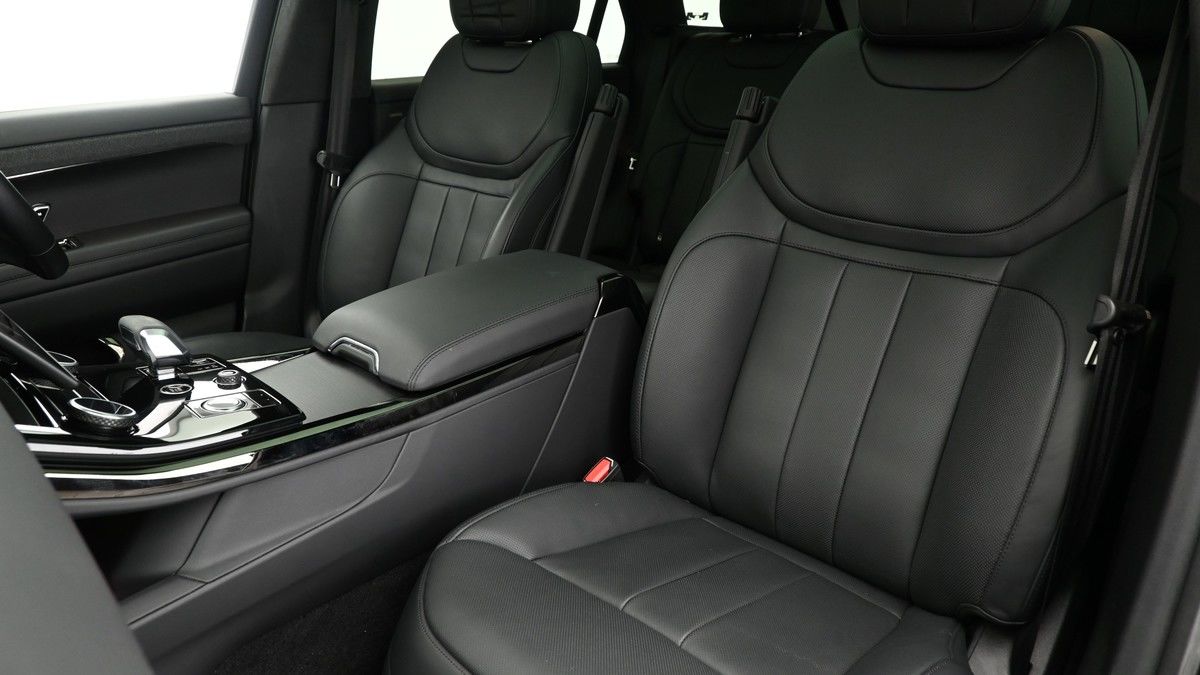 Land Rover Range Rover Sport Image 4