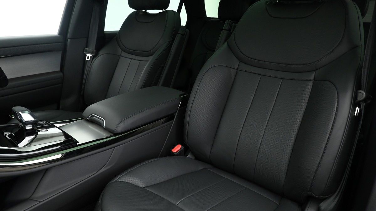 Land Rover Range Rover Sport Image 4