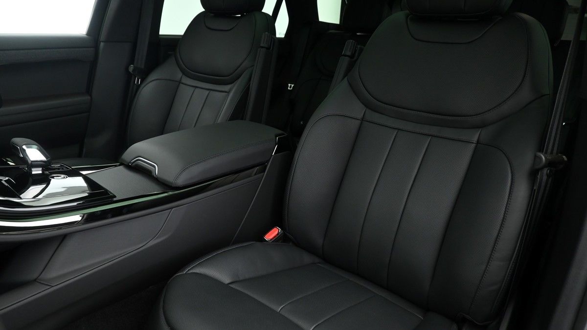 Land Rover Range Rover Sport Image 4