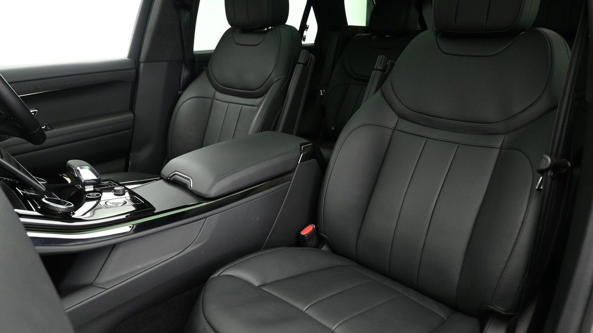 Land Rover Range Rover Sport Image 4