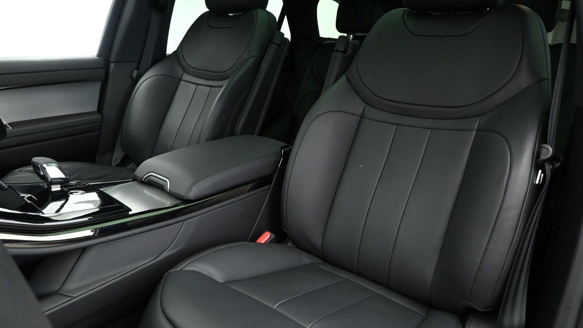 Land Rover Range Rover Sport Image 4