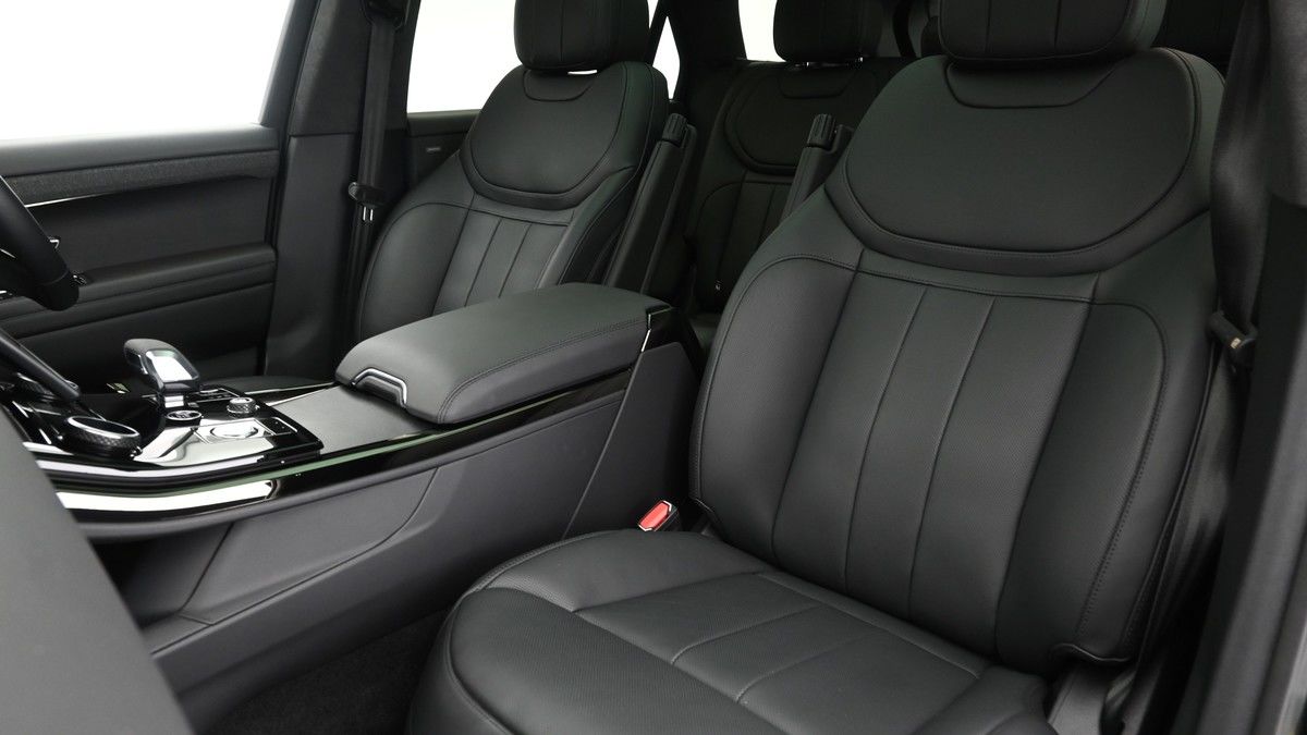 Land Rover Range Rover Sport Image 4