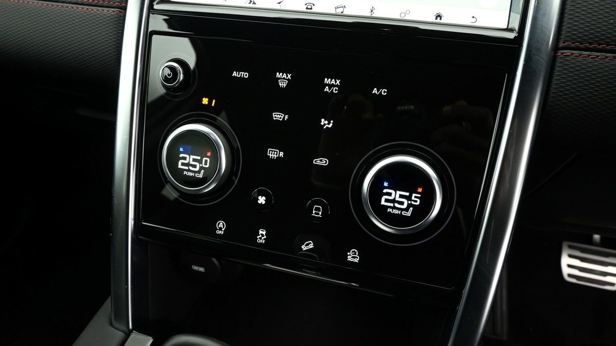 Land Rover Discovery Sport Image 12