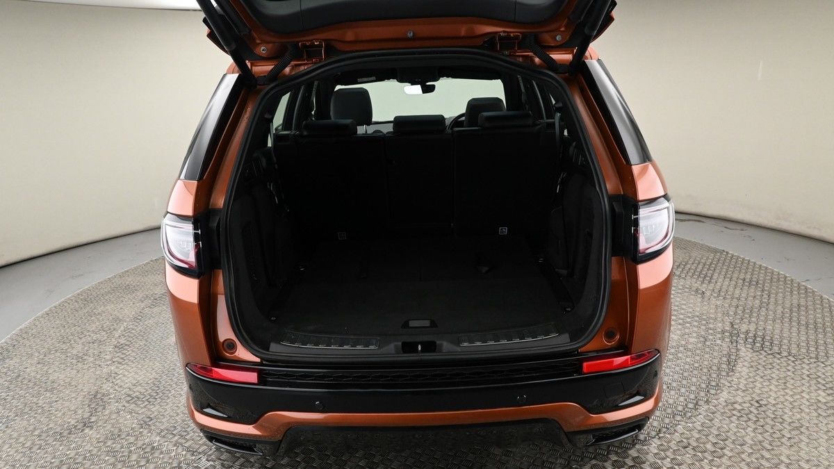 Land Rover Discovery Sport Image 10