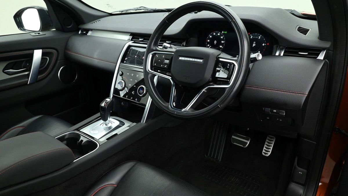 Land Rover Discovery Sport Image 3