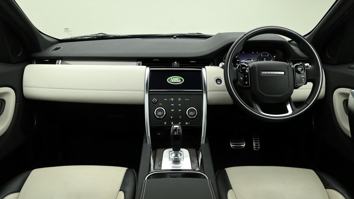 Land Rover Discovery Sport Image 14