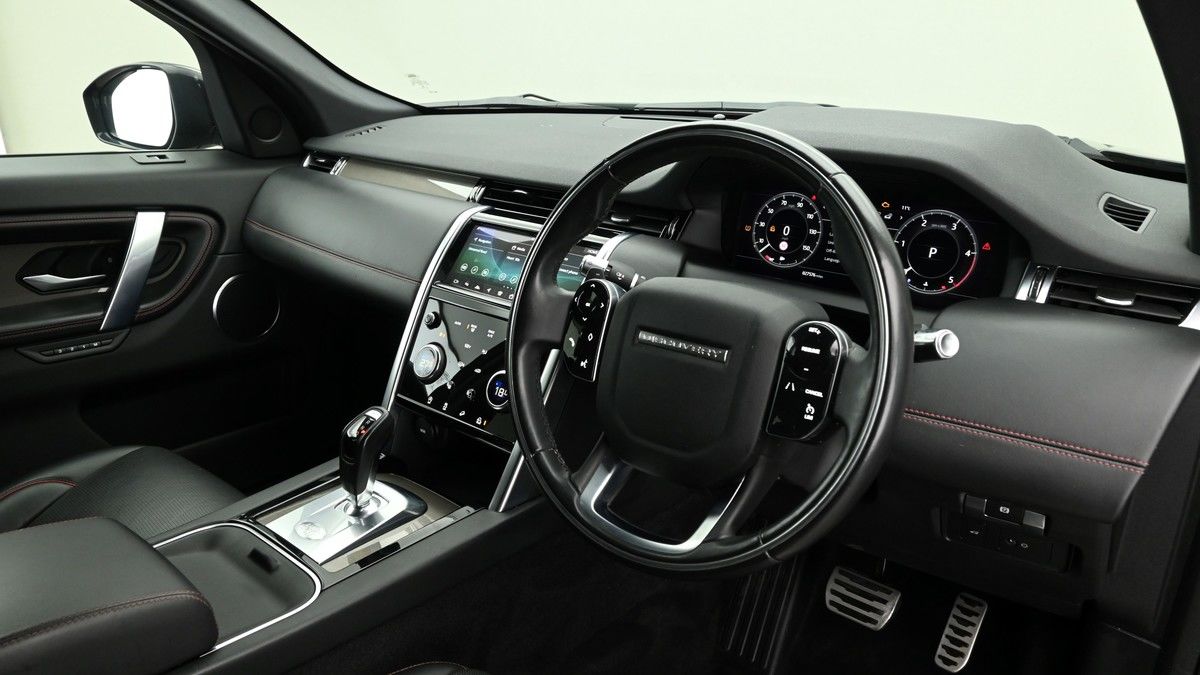 Land Rover Discovery Sport Image 3