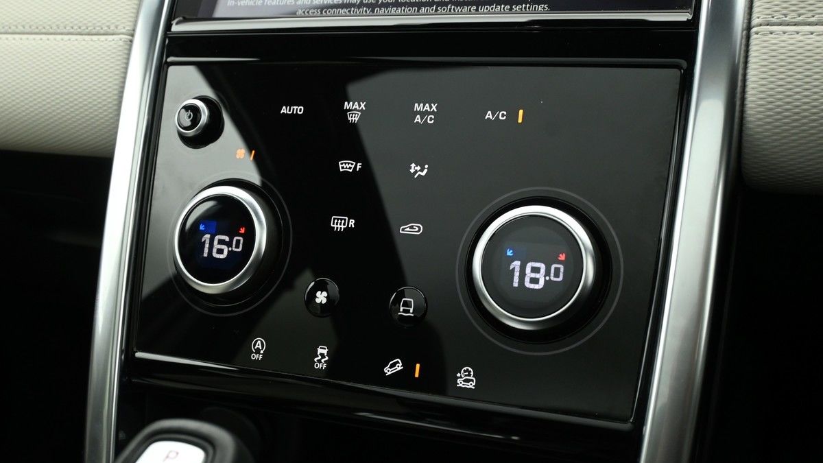 Land Rover Discovery Sport Image 12