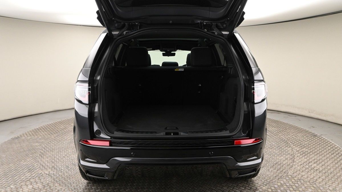 Land Rover Discovery Sport Image 10