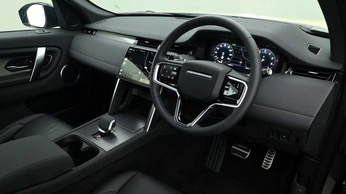 Land Rover Discovery Sport Image 3