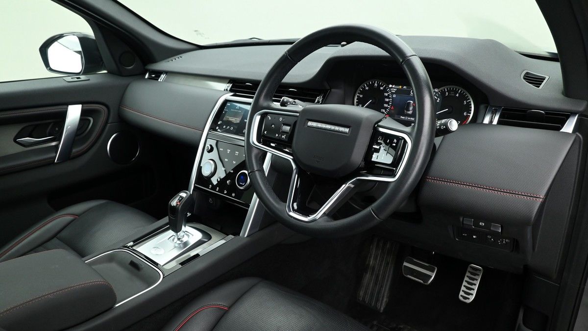 Land Rover Discovery Sport Image 3