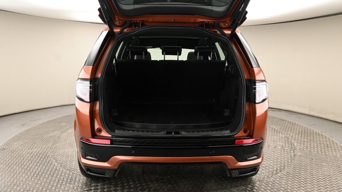 Land Rover Discovery Sport Image 10